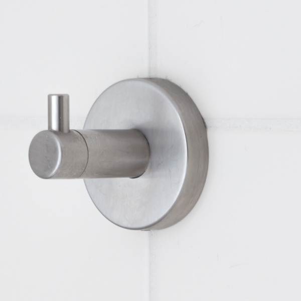 Универсальный нейлоновый дюбель для любых стен Multi Универсальный нейлоновый дюбель для любых стен Multi